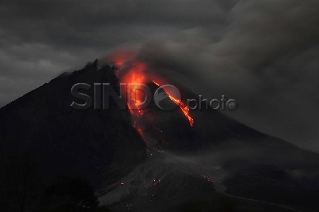 Lava pijar gunung Sinabung