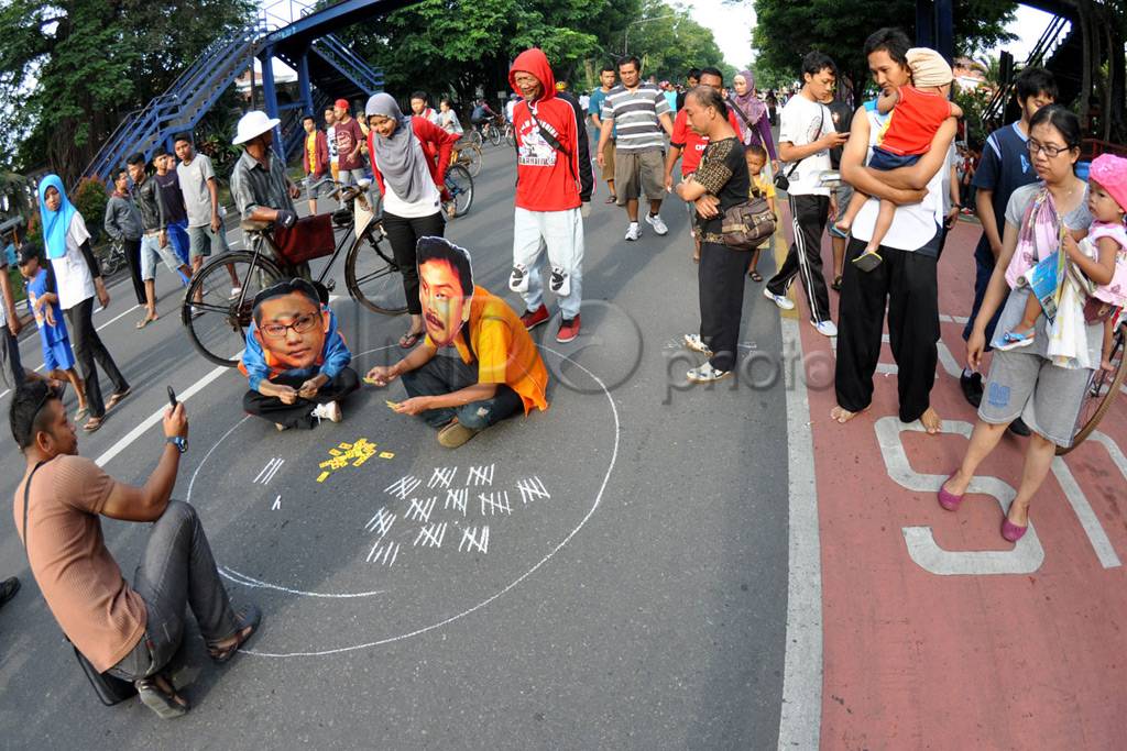 Anas dan Andi main kartu...