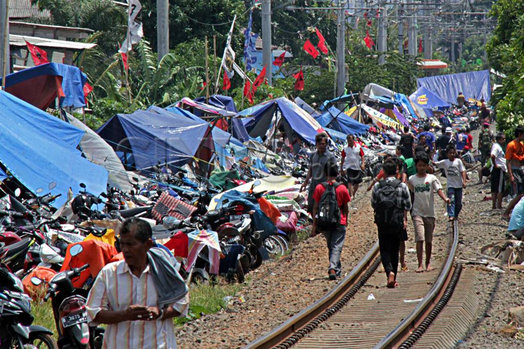 Tenda pengungsian korban...