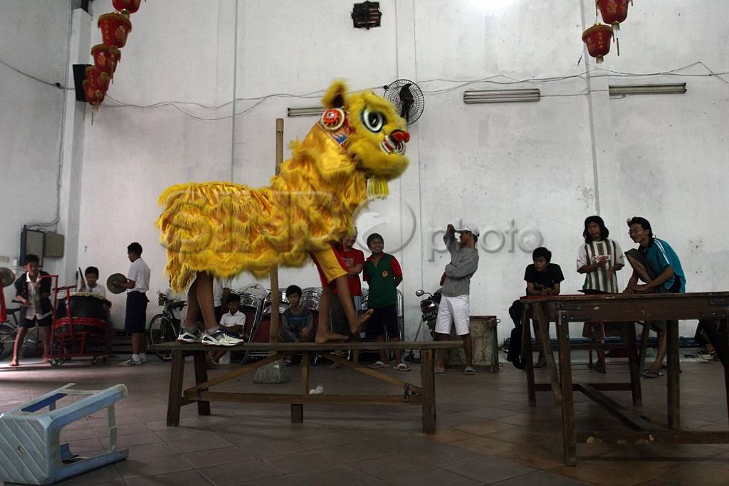 Latihan Barongsai di...