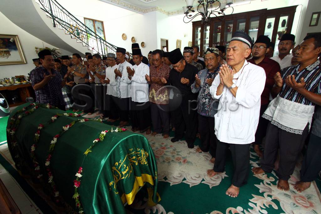 Suami Khofifah meninggal...