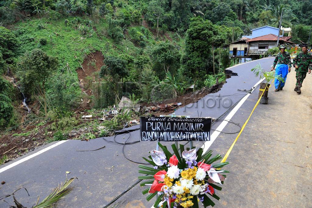 Longsor Tomohon, 12...
