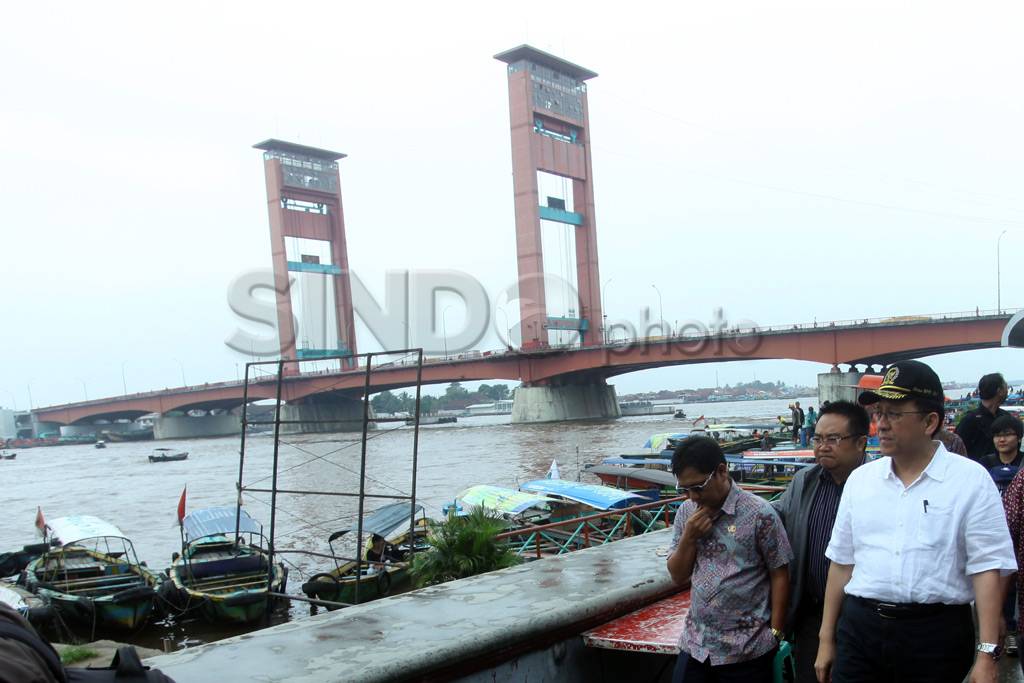 Irman Gusman kunjungi...