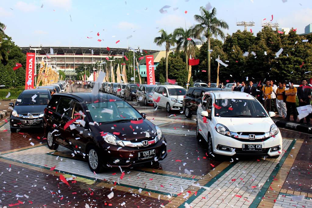 Serah terima Honda Mobilio...