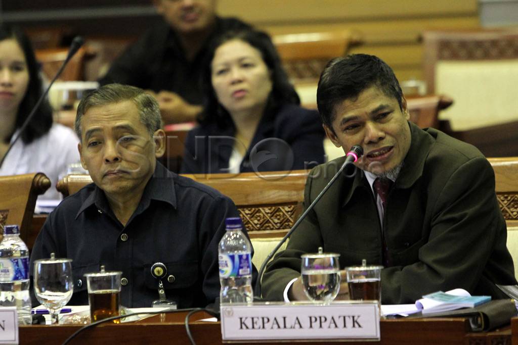 Pelacakan aliraan dana...