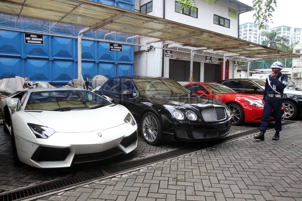 Sedan mewah milik Wawan...