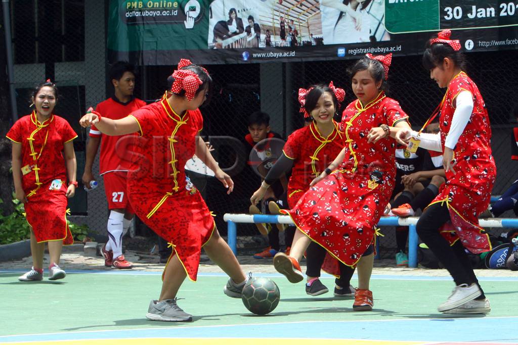 Laga futsal mahasiswi...