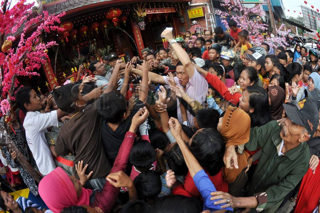 Berebut Angpo Imlek...