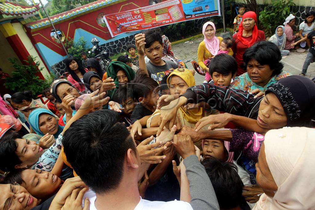 Doa Imlek di Vihara...