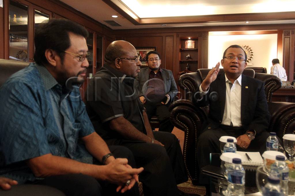 Bahas pembangunan Papua