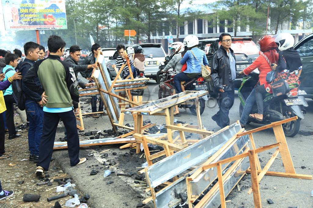 Pemecahan rekor Bakar...