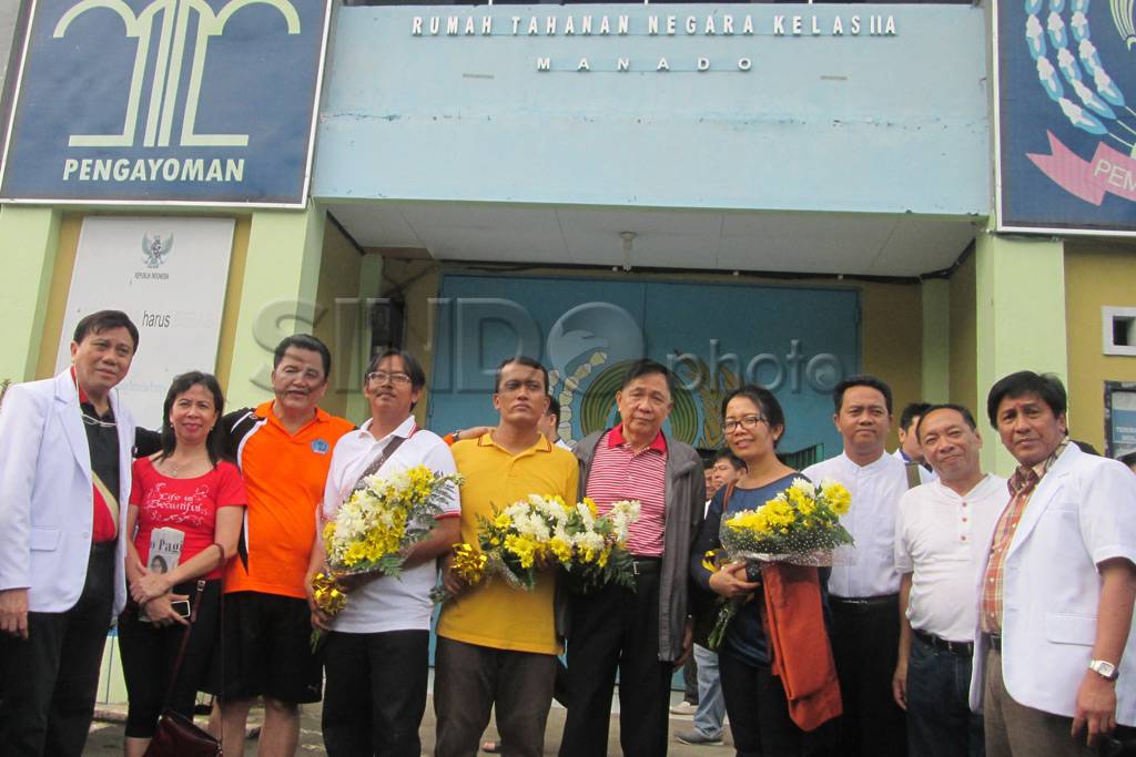Dokter Ayu dan dua rekannya...