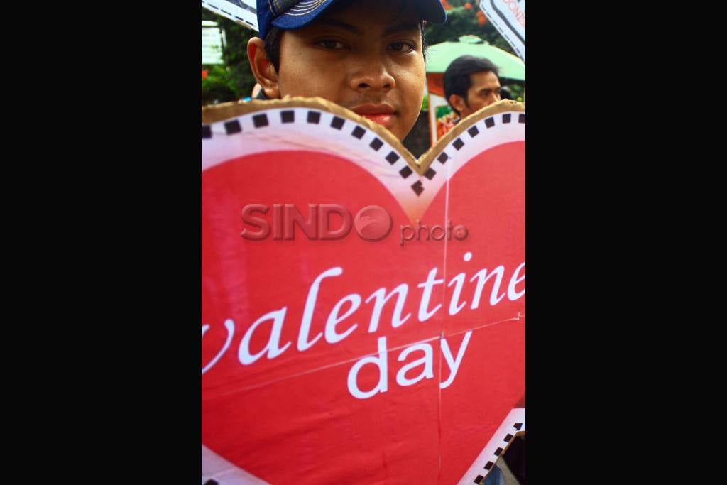 Aksi tolak budaya Valentine...