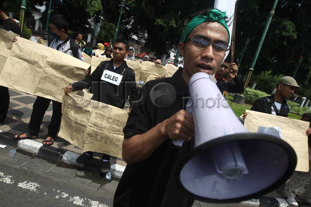 KAMMI gelar aksi simpatik...