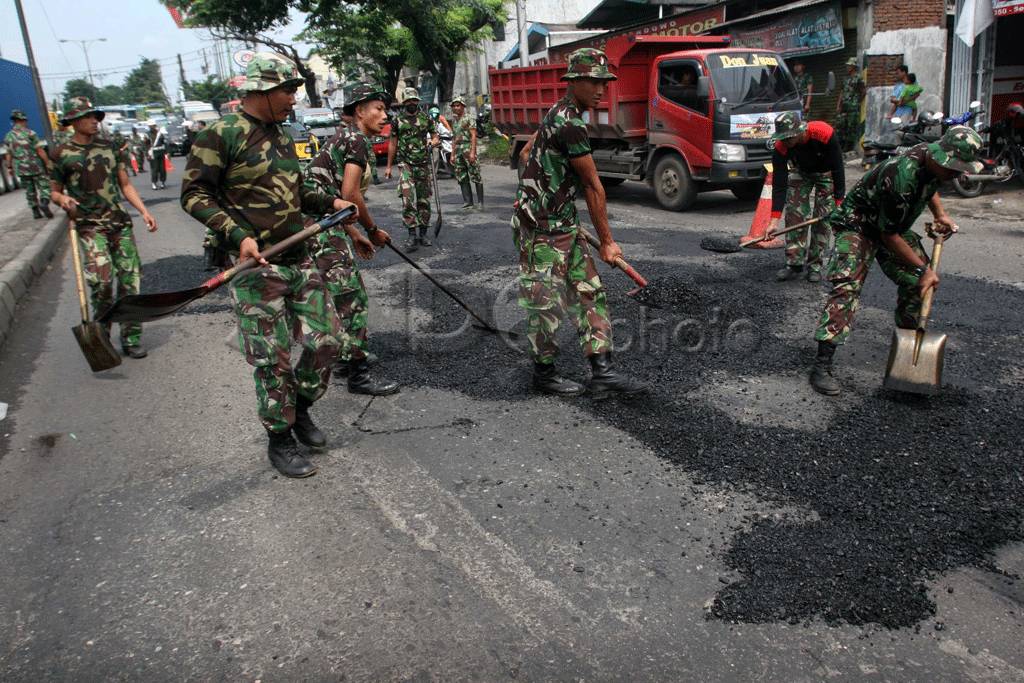 Ribuan personel TNI-AD...