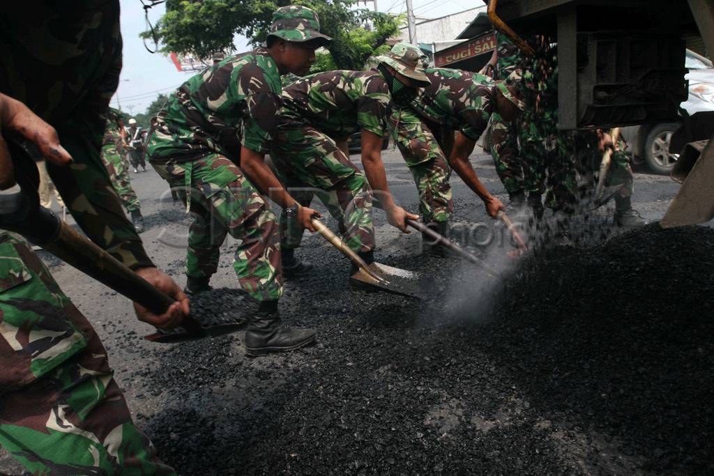 Ribuan personel TNI-AD...