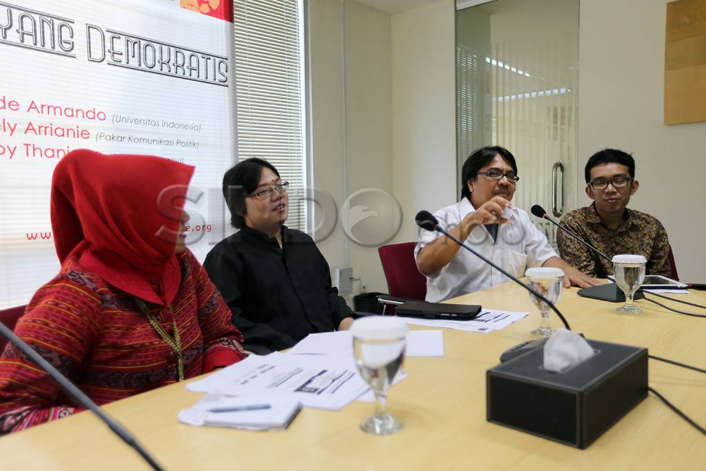 Membangun media yang...