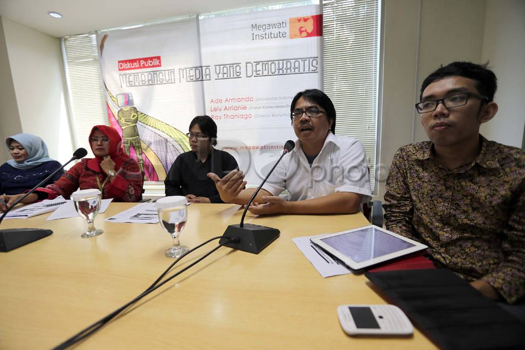 Membangun media yang...