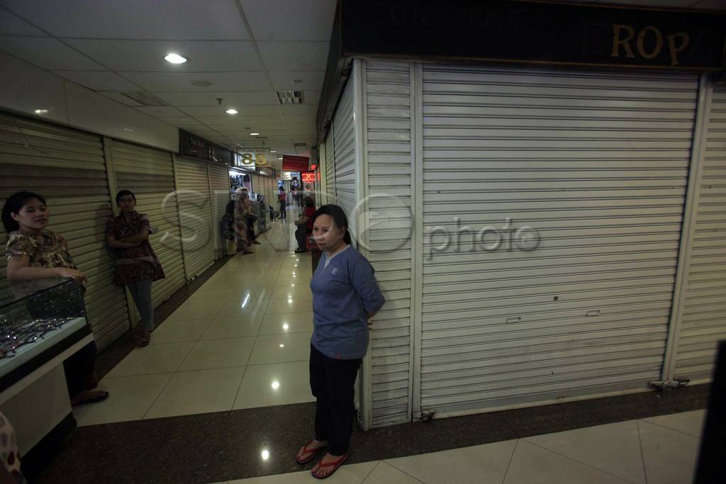 PD Pasar Jaya segel...