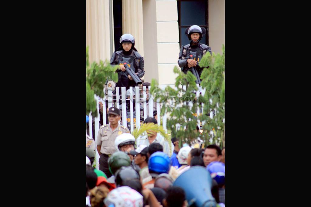 Demo sengketa tanah...