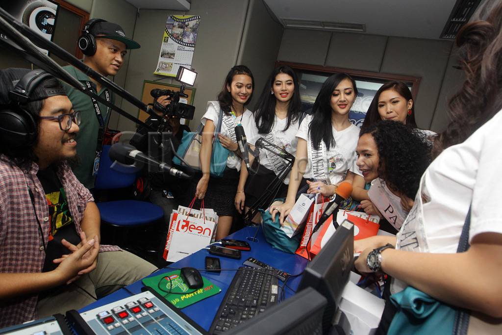 34 Kontestan Miss Indonesia...