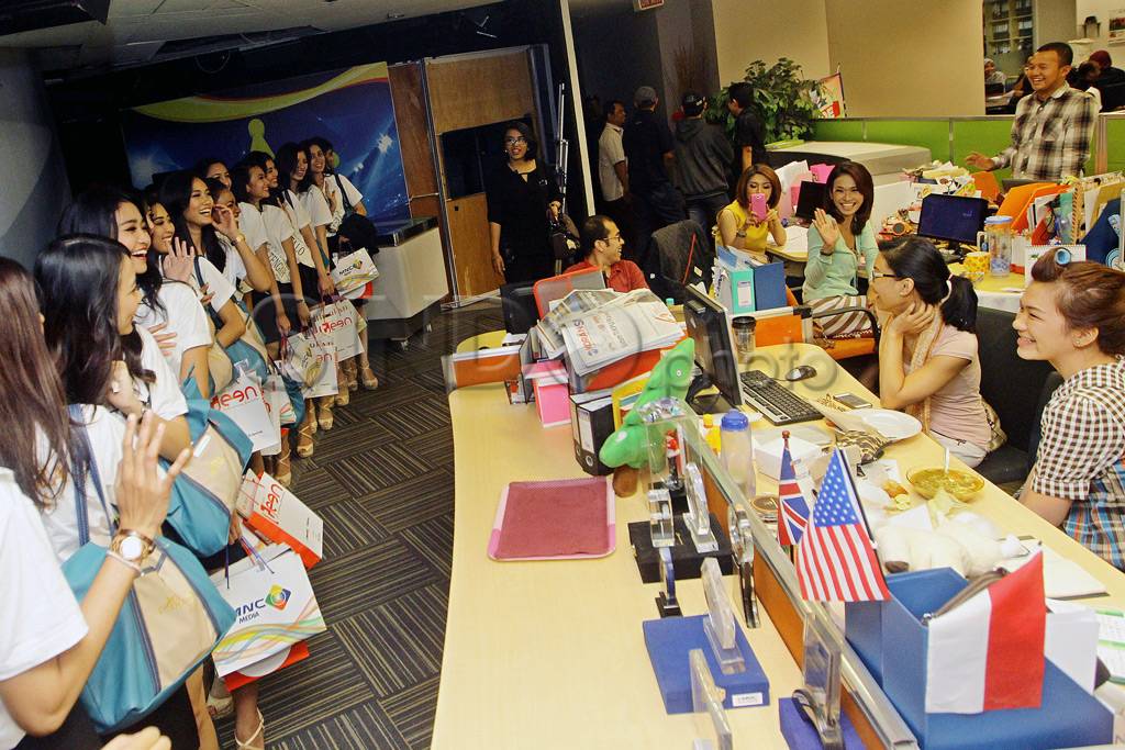 34 Kontestan Miss Indonesia...