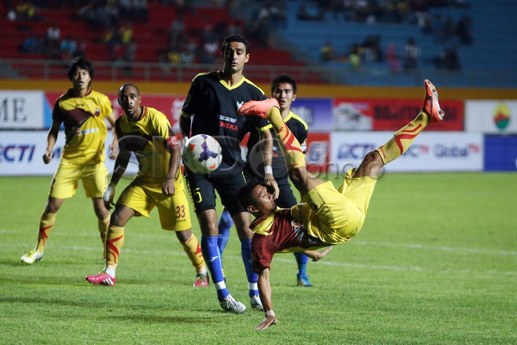 Gresik United paksa...