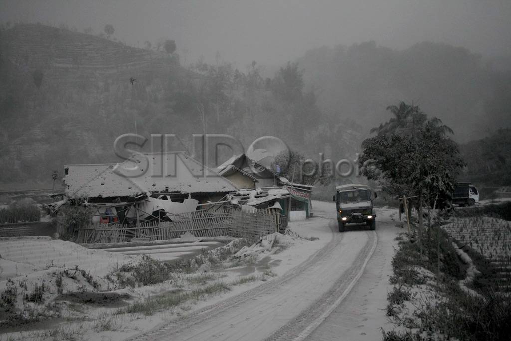 Material vulkanik kelud...