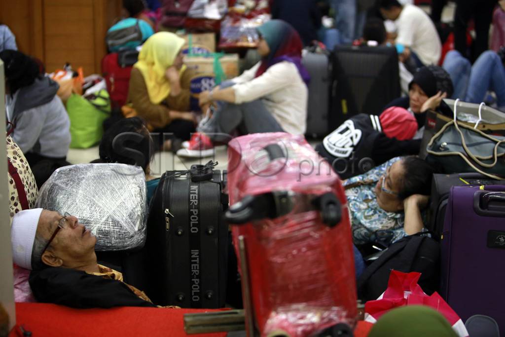 Penumpang terkatung-katung...