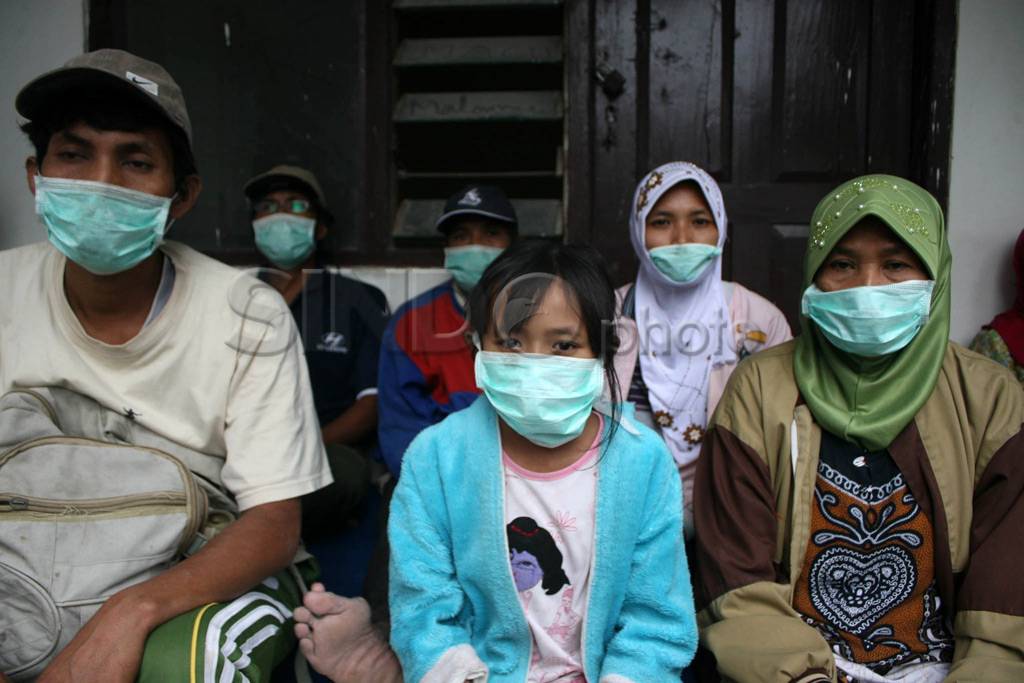 Relawan cek kesehatan...