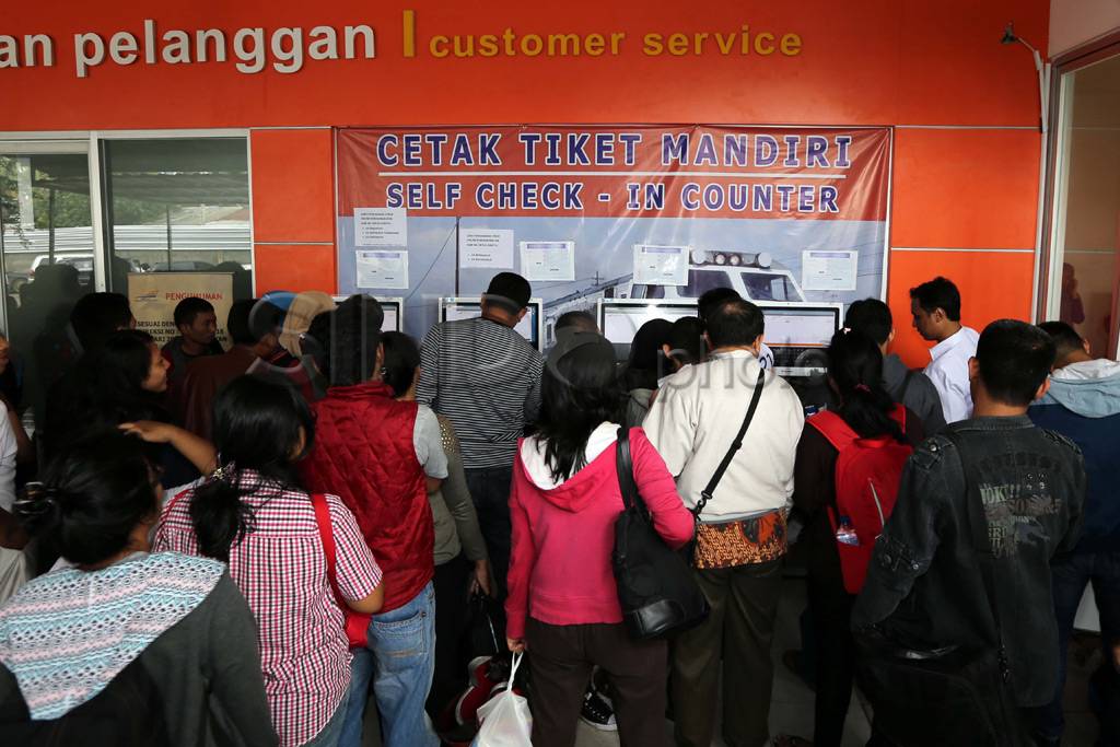 Stasiun Senen dipadati...
