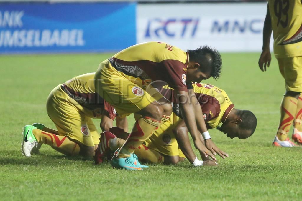 Sriwijaya FC tundukkan...