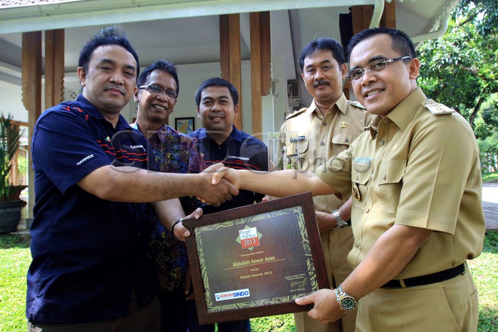 Bupati Banyuwangi raih...