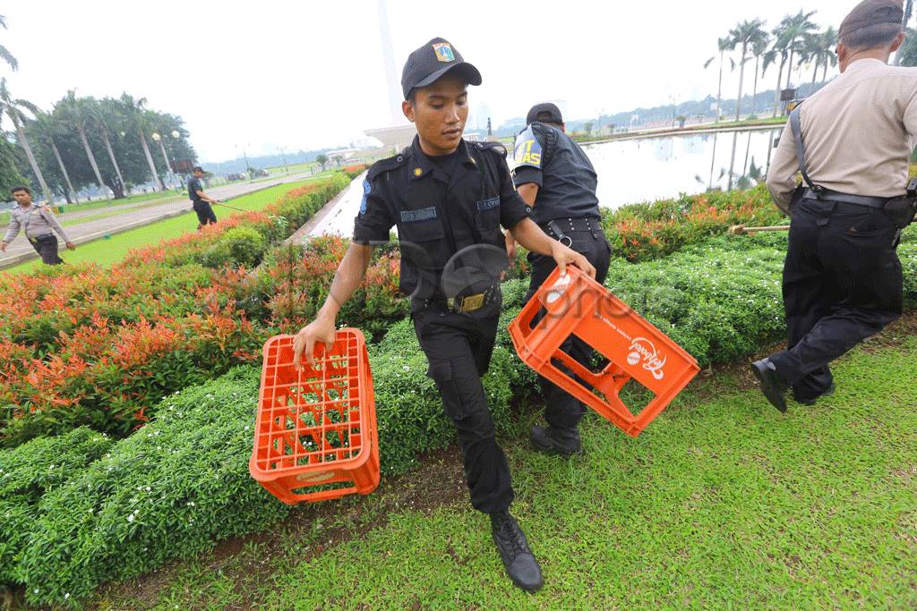 Satpol PP razia pedagang...
