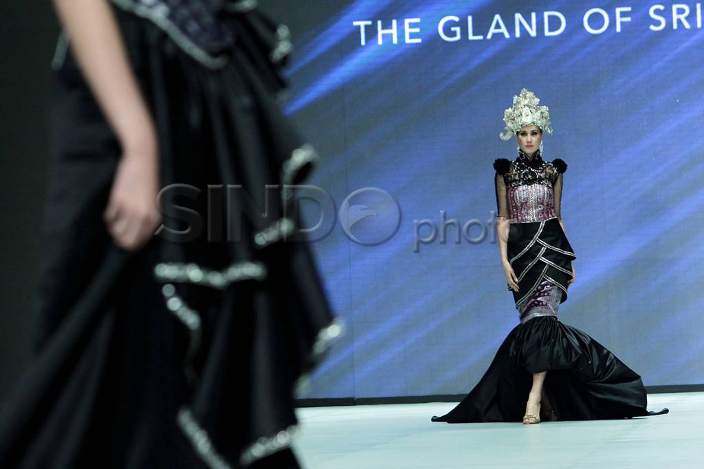 Gaun cantik dari kain...