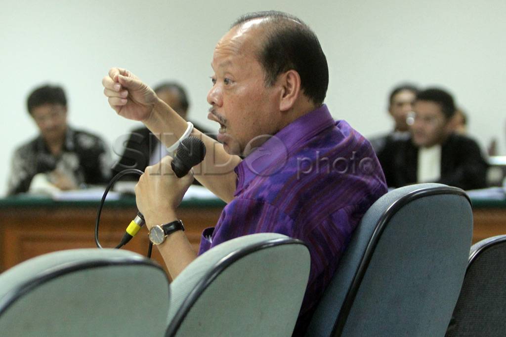 Sutan Bhatoegana bersaksi...