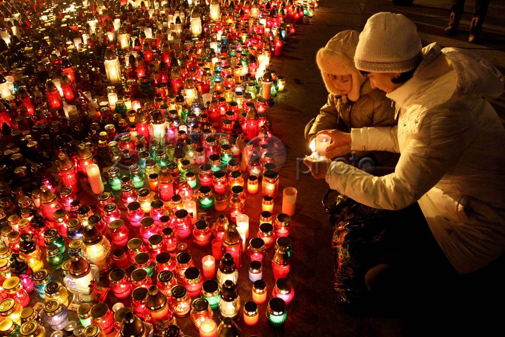 Lilin untuk demonstran...