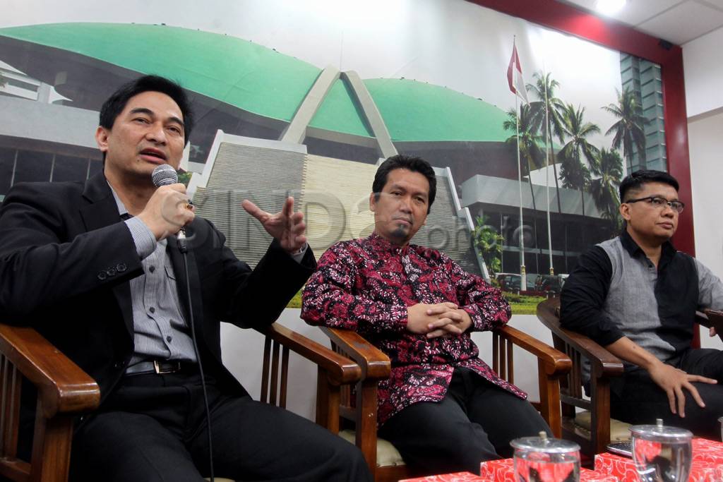 Diskusi Siapa Pantas...