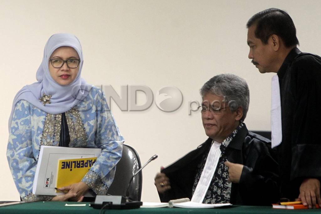 Chairun Nisa dituntut...