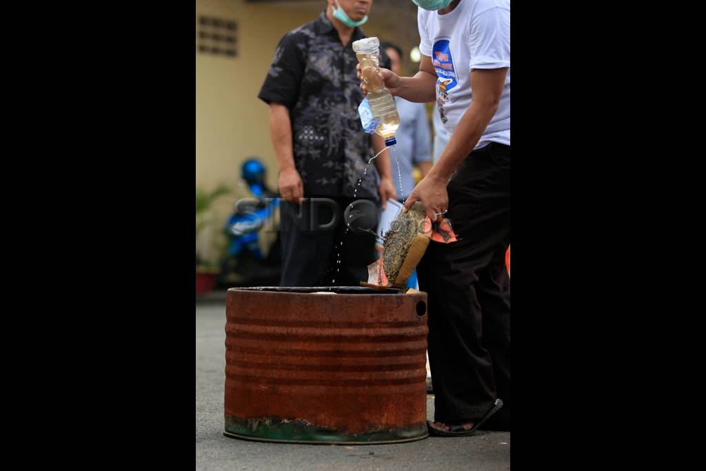99kg ganja dibakar di...