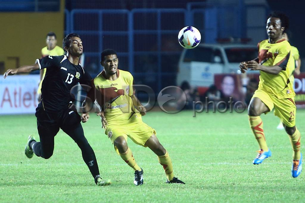 Sriwijaya FC kalahkan...
