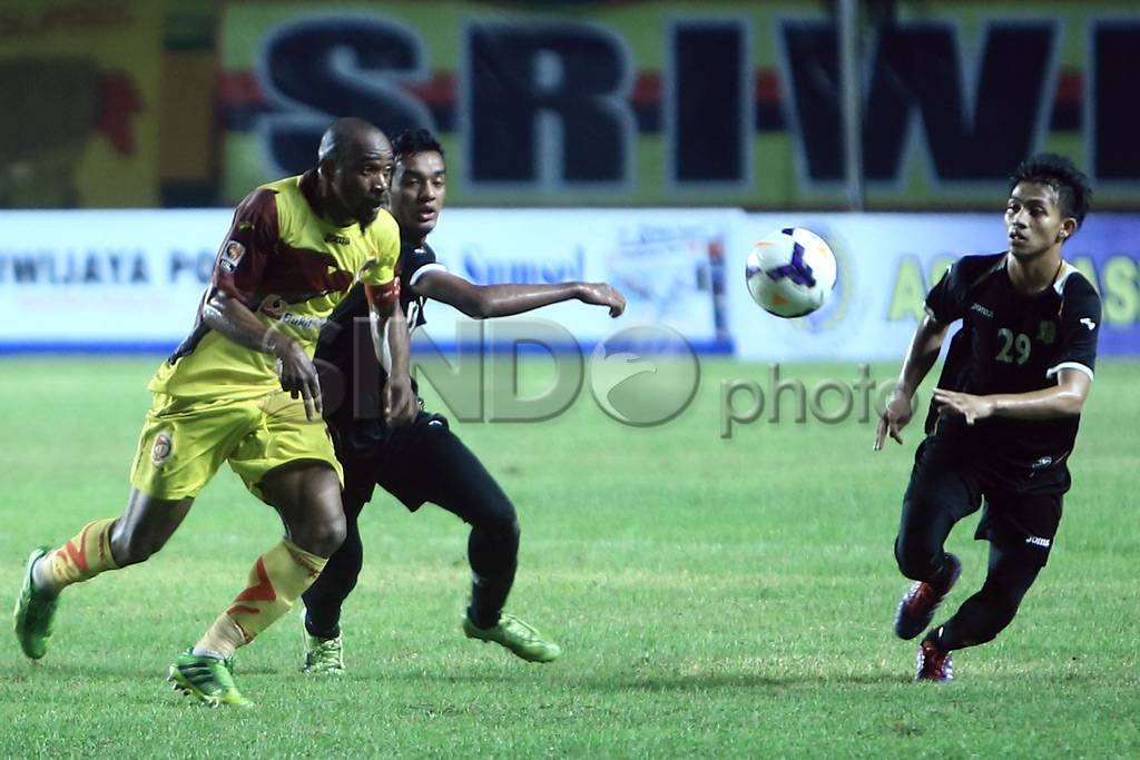 Sriwijaya FC kalahkan...