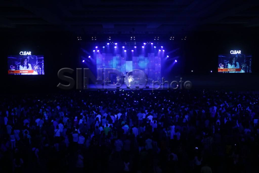 Agnes Monica hibur penonton...
