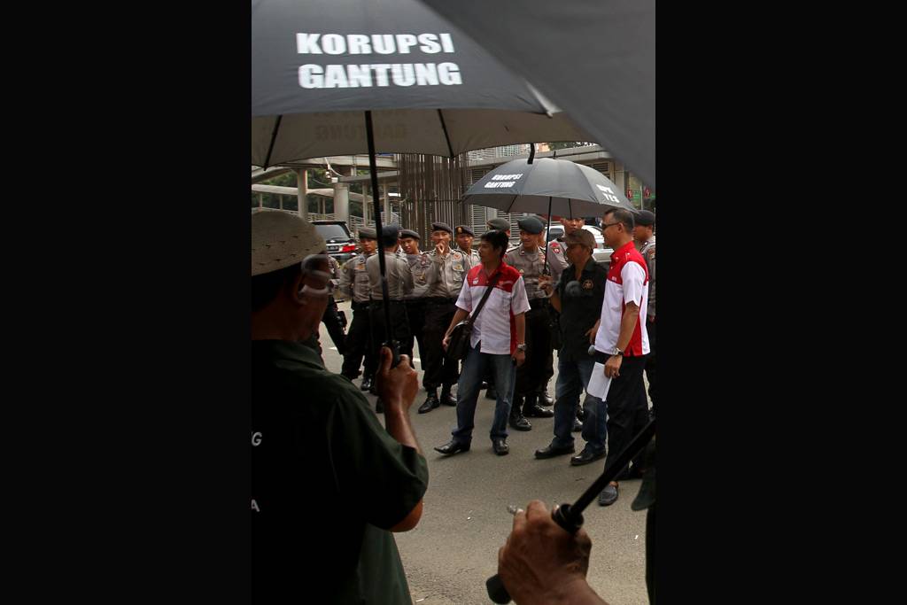 Aksi damai Laskar Anti...