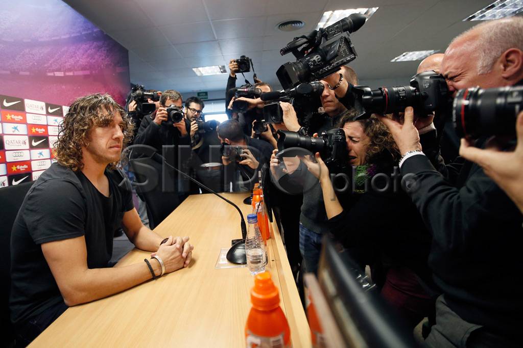 Puyol pensiun dari Barcelona