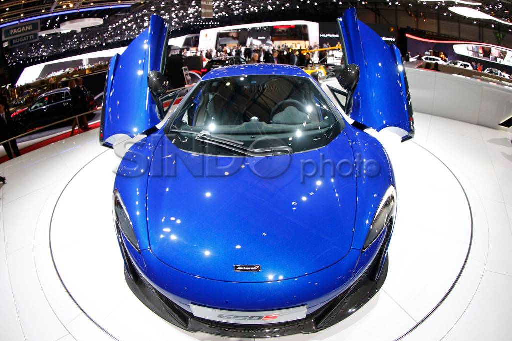 Mobil-mobil keren di...