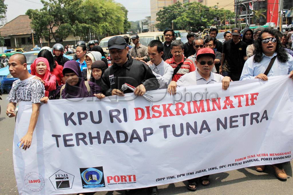 Forum Tunanetra Menggugat...