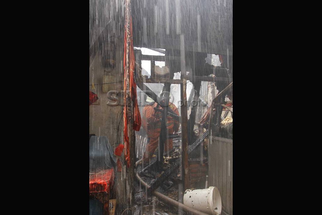 Lima rumah ludes terbakar...