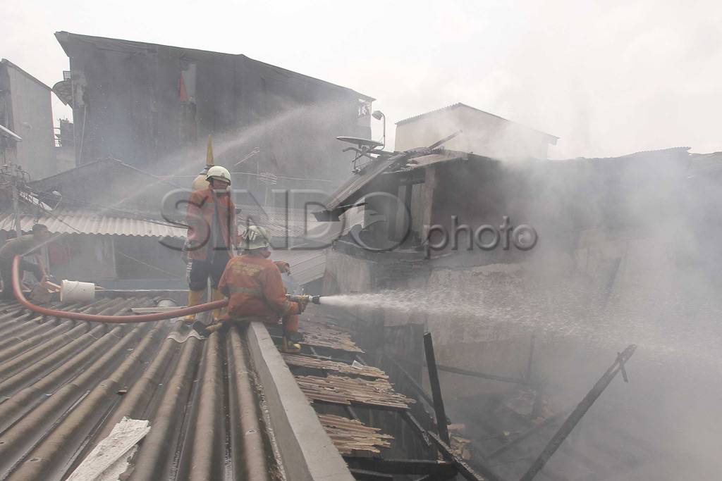 Lima rumah ludes terbakar...