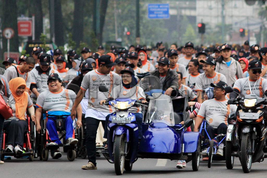 Warga Bandung antusias...